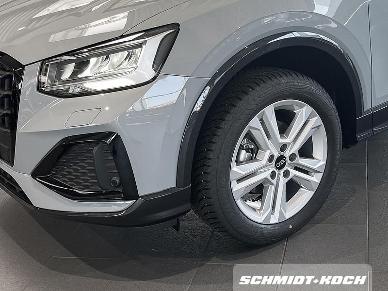 Neu Audi Q2 Advanced Plus 150 PS (110 kW) 2026 Pfeilgrau perleffekt (grau) SUV