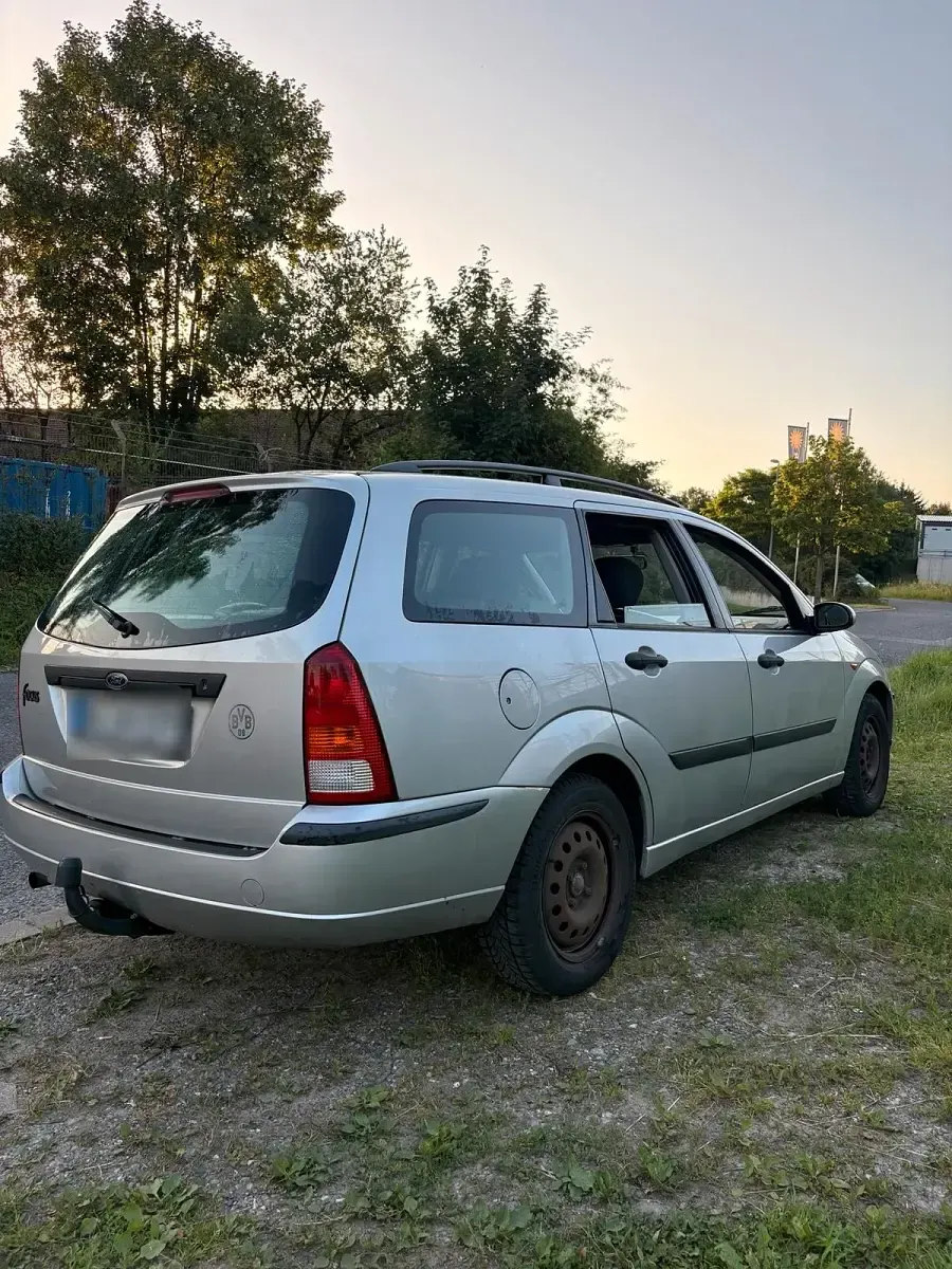 Gebraucht Ford Focus 100 PS (73 kW) 2004 Silber Kombi