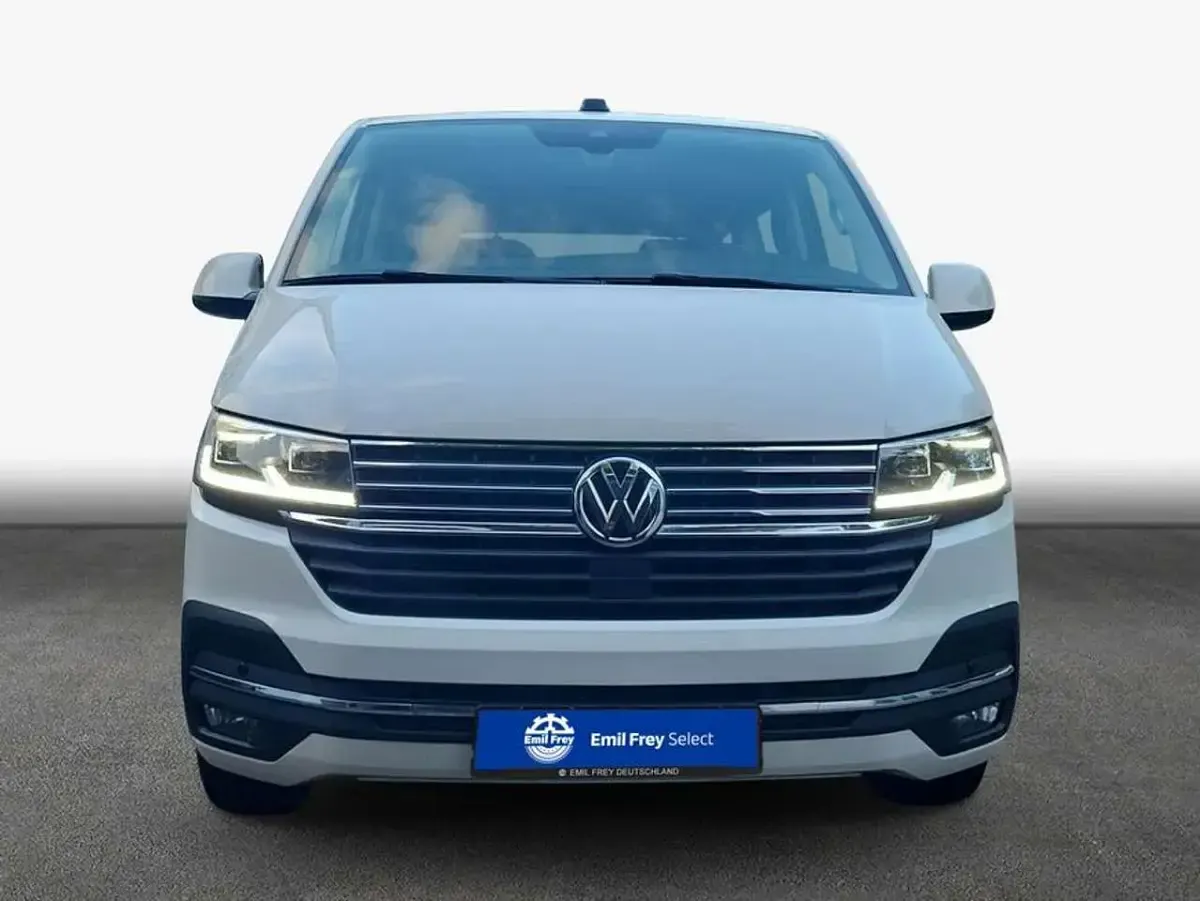 Gebraucht VW Multivan Highline 204 PS (150 kW) 2021 Weiß Van / Kleinbus