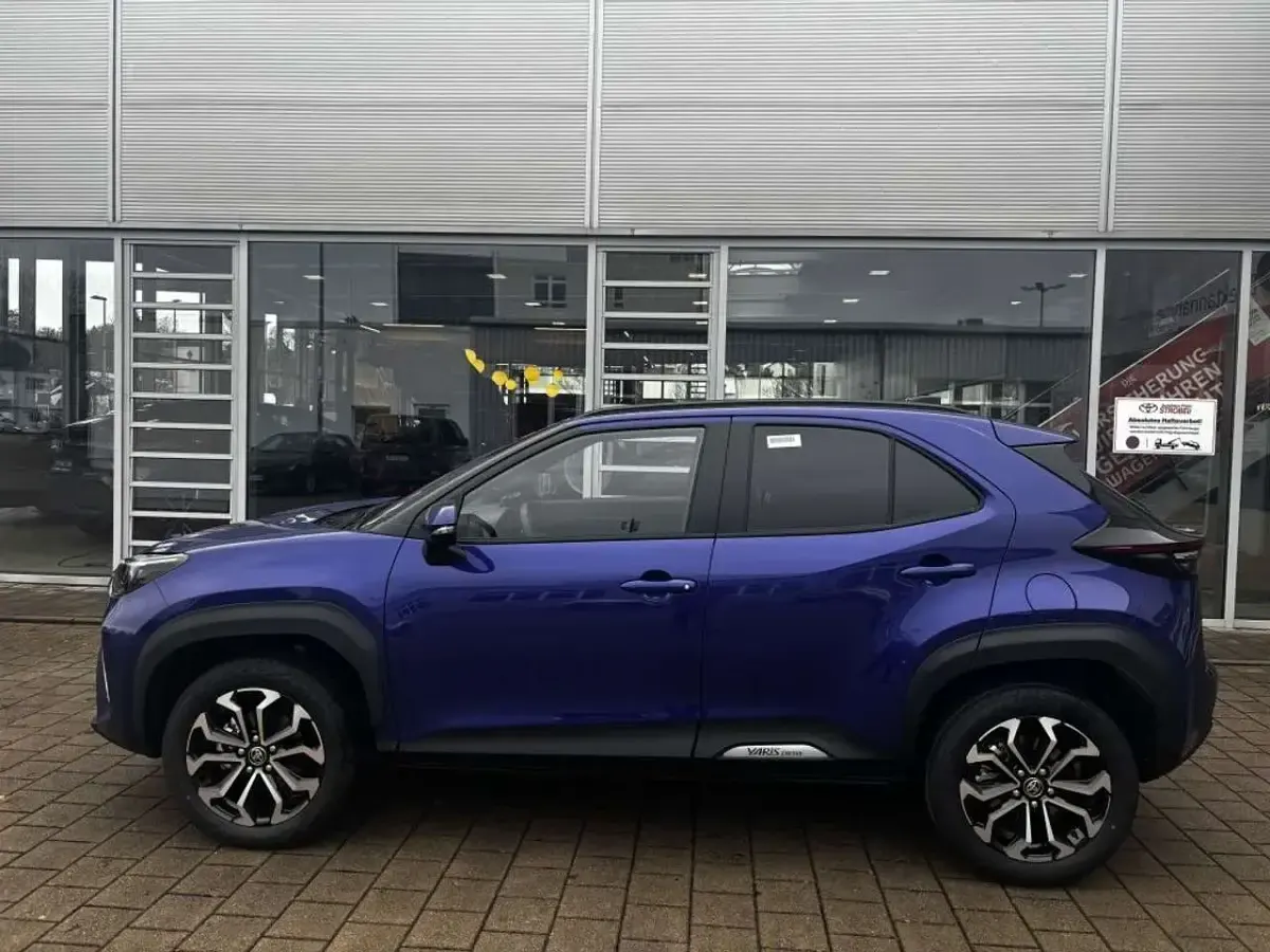 Gebraucht Toyota Yaris Cross 131 PS (96 kW) 2026 Juniper blue metallic SUV