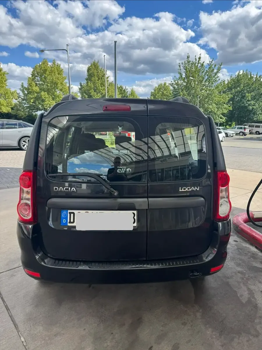 Gebraucht Dacia Logan 84 PS (61 kW) 2012 Schwarz Kombi