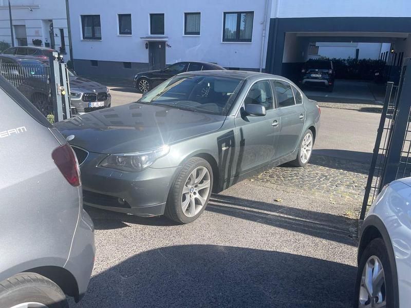 Grau Gebraucht 2003 BMW 525 Limousine | 3.990 € (Guter Preis) - Bild 1/2