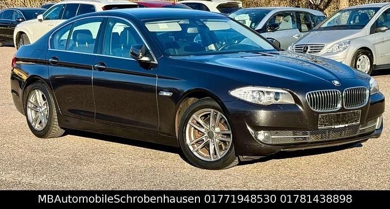 Grau Gebraucht 2013 BMW 520 Sport Line Limousine | 9.999 € (Guter Preis) - Bild 1/3