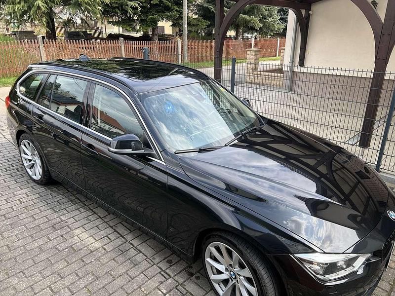 Gebraucht BMW 320 Sport Line 190 PS (139 kW) 2019 Schwarz Kombi