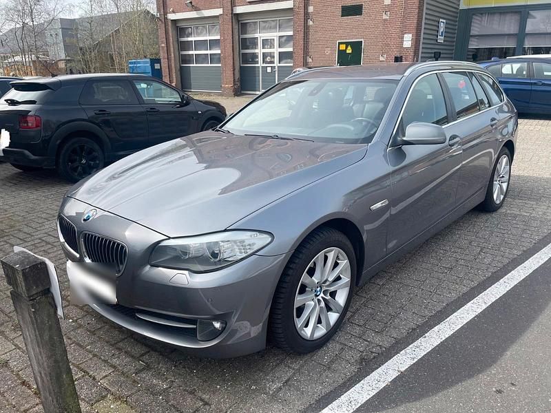 Gebraucht BMW 520 Executive 184 PS (135 kW) 2012 Grau Kombi