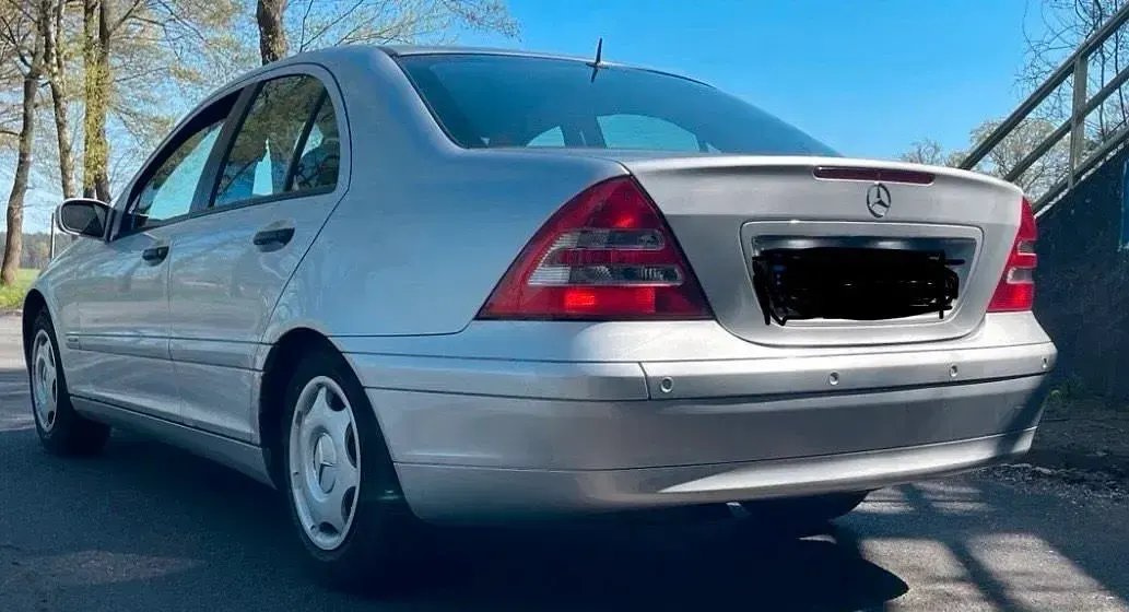 Gebraucht Mercedes C220 143 PS (105 kW) 2002 Silber Limousine