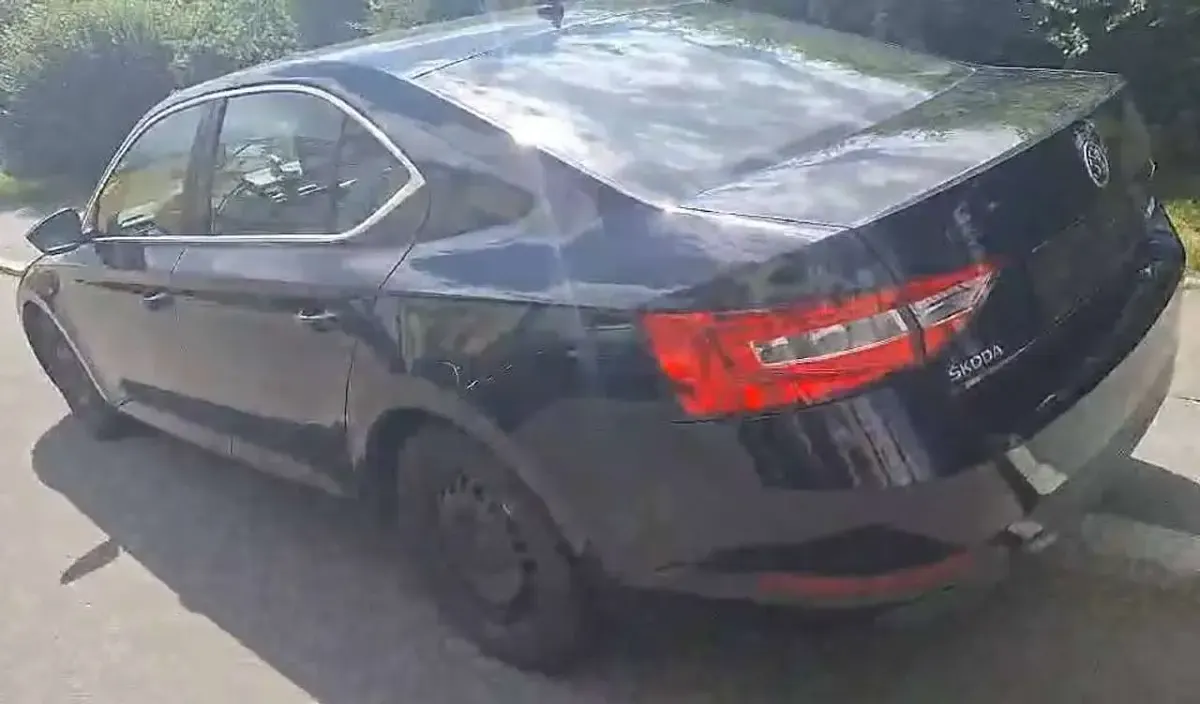 Gebraucht Skoda Superb 150 PS (110 kW) 2018 Schwarz Limousine