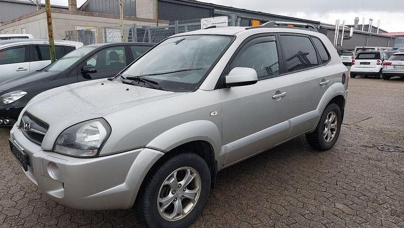 Silber Gebraucht 2009 Hyundai Tucson Edition+ SUV | 2.250 € (Superpreis) - Bild 1/4