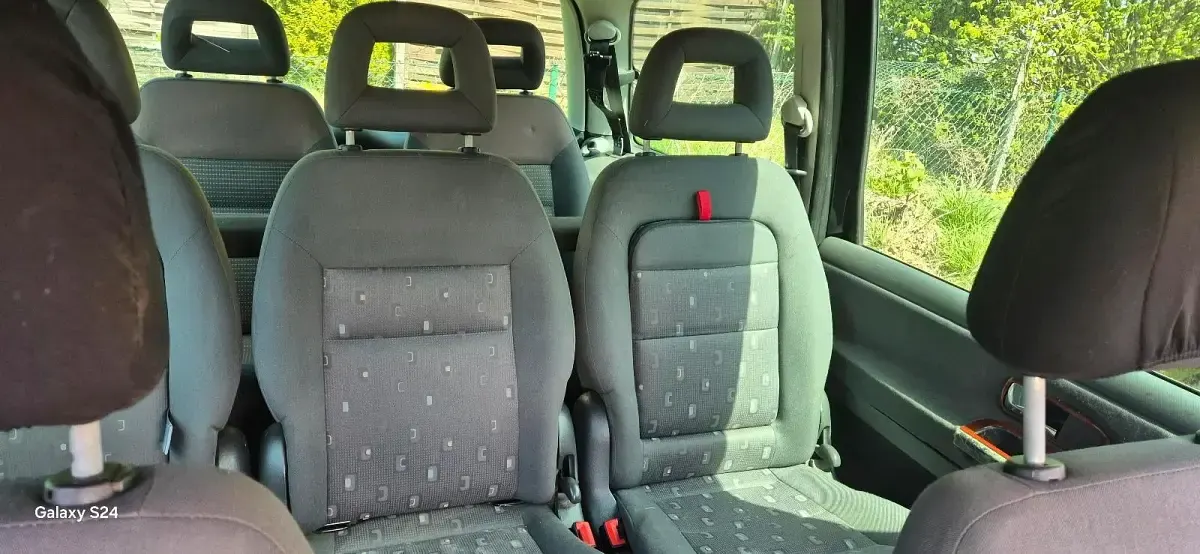 Second-hand VW Sharan 115 CP (84 kW) 2004 Negru Monovolum