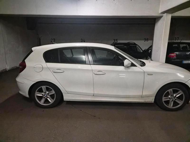Gebraucht BMW 116 160 PS (117 kW) 2011 Weiß Kleinwagen