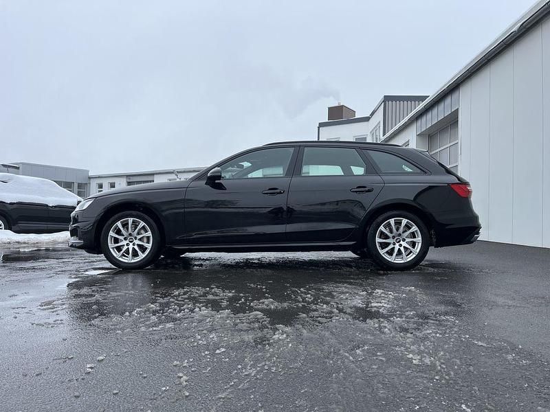 Gebraucht Audi A4 Advanced Plus 204 PS (150 kW) 2021 Schwarz Kombi