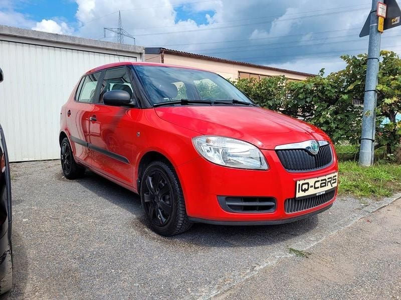 Rot Gebraucht 2009 Skoda Fabia Limousine | 2.490 € (Superpreis) - Bild 1/4