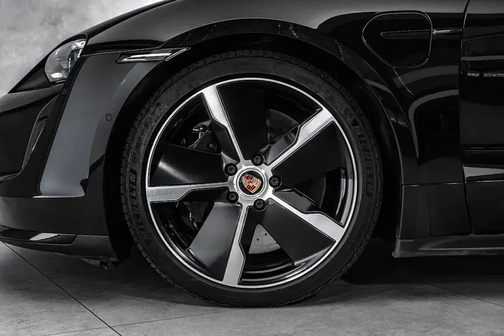 Gebraucht Porsche Taycan Turbo S 559 kW (761 PS) 2020 Schwarz Limousine