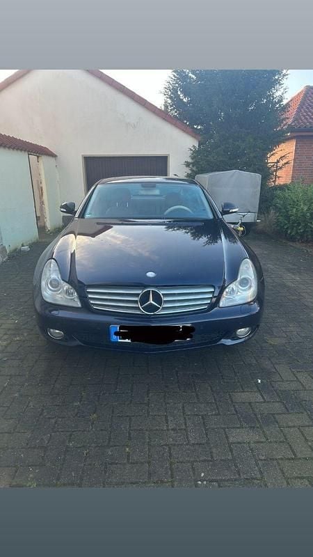 Blau Gebraucht 2006 Mercedes CLS320 Coupé | 4.750 € - Bild 1/4
