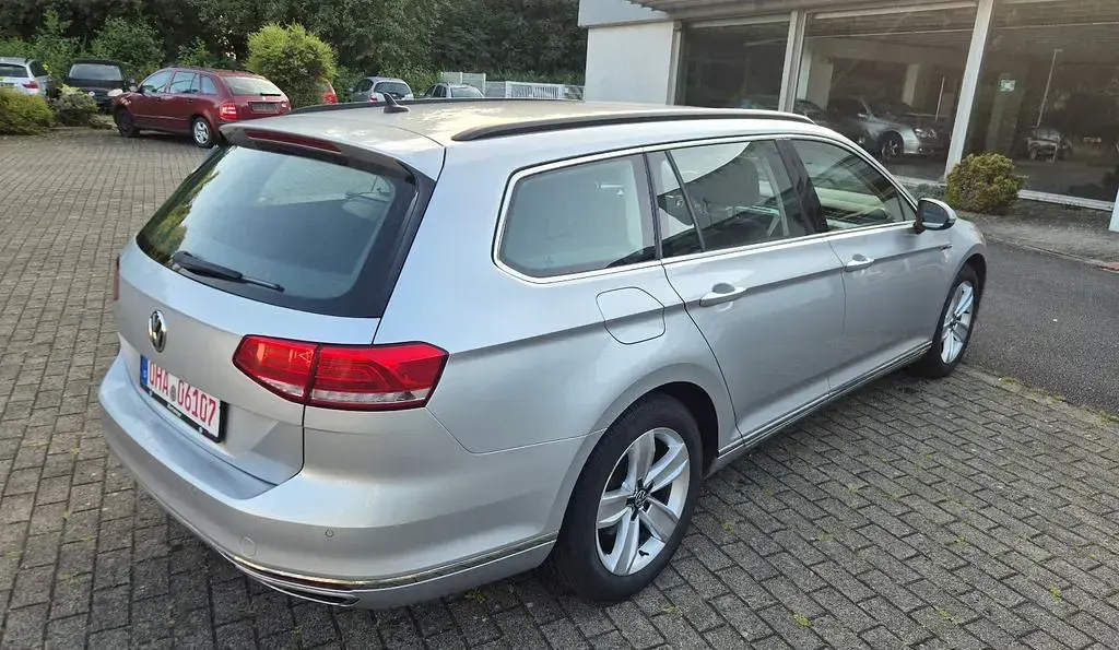 Gebraucht VW Passat 190 PS (139 kW) 2018 Silber Kombi