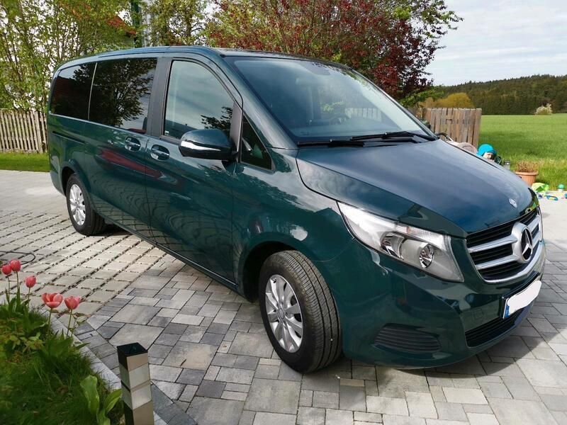 Grün Gebraucht 2016 Mercedes V200 Van / Kleinbus | 28.300 € (Fairer Preis) - Bild 1/4