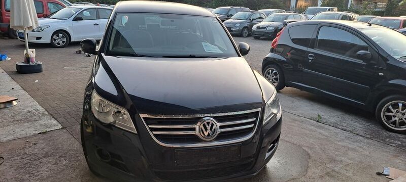 Deep black perleffekt Gebraucht 2009 VW Tiguan Trendline SUV | 3.799 € (Guter Preis) - Bild 1/4