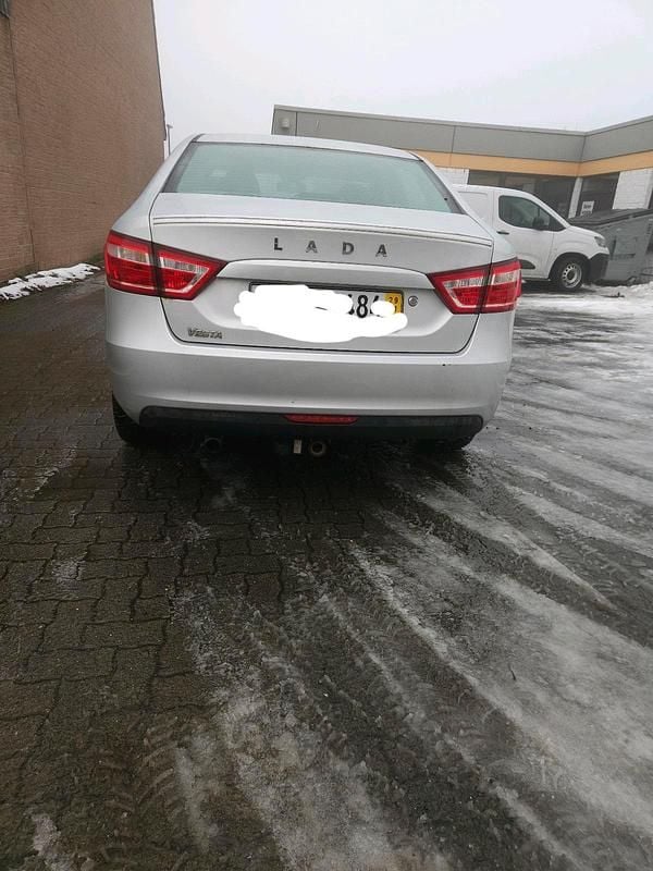 Gebraucht Lada Vesta 106 PS (77 kW) 2017 Limousine