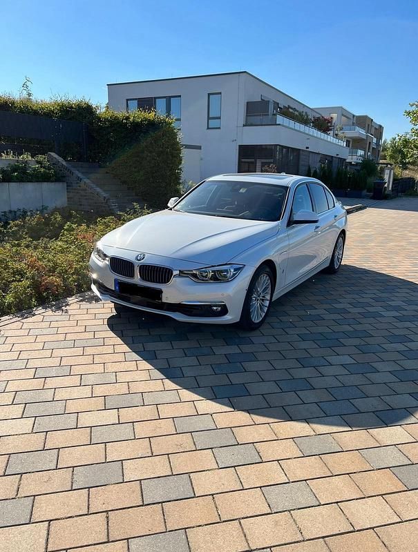 Gebraucht BMW 330e iPerformance 251 PS (184 kW) 2018 Weiß Limousine