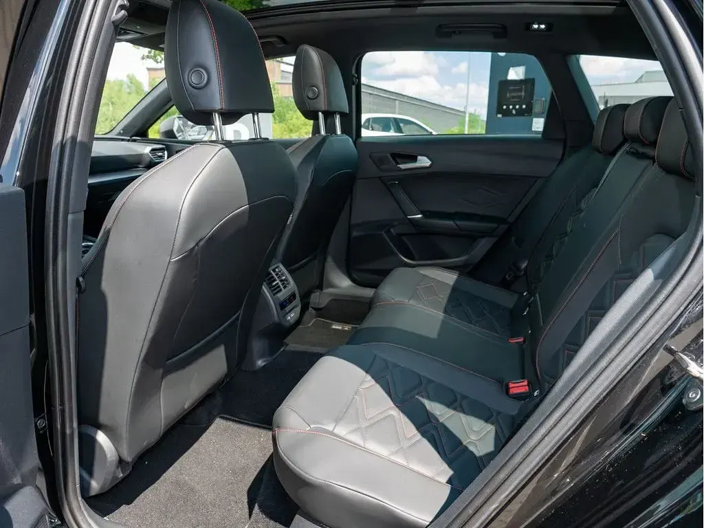 Gebraucht Seat Leon FR 190 PS (139 kW) 2023 Schwarz Limousine