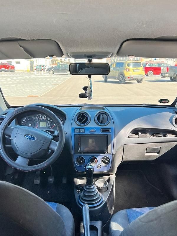 Gebraucht Ford Fiesta 71 PS (52 kW) 2009 Silber Kleinwagen