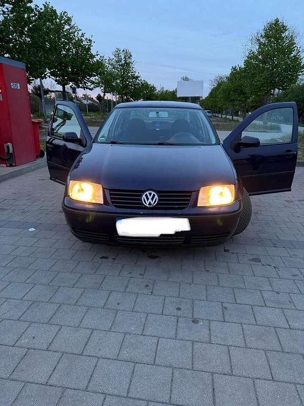 Second-hand VW Bora Edition 105 CP (77 kW) 2001 Berlinǎ