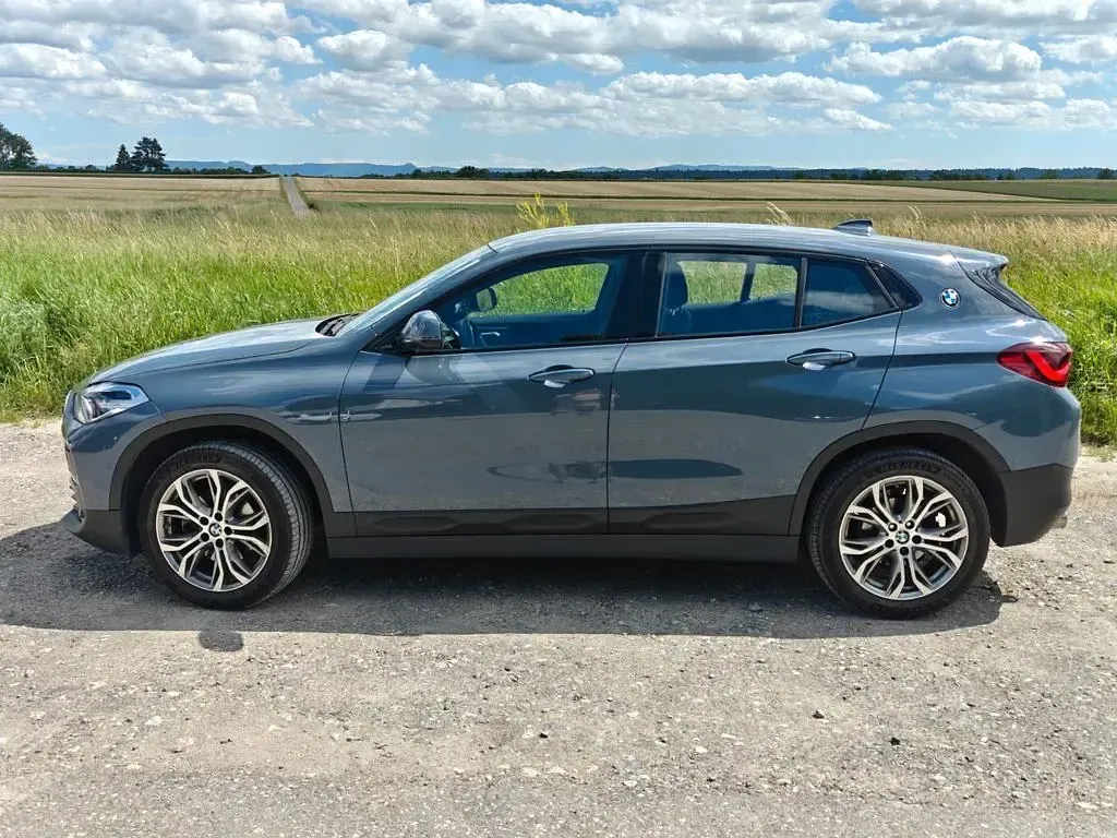 Gebraucht BMW X2 Sport Line 150 PS (110 kW) 2022 Grau SUV