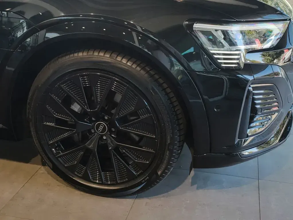 Gebraucht Audi Q8 e-tron S-Line 250 kW (340 PS) 2023 Schwarz SUV
