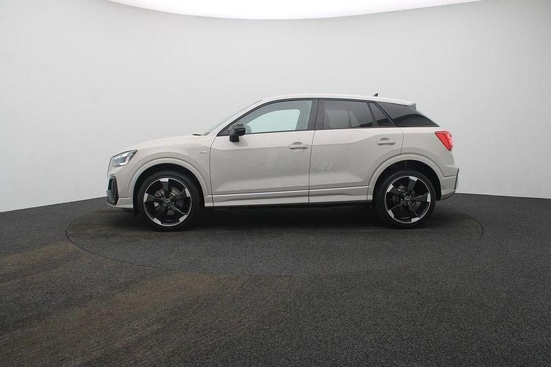 Neu Audi Q2 S-Line 150 PS (110 kW) 2025 Beige SUV