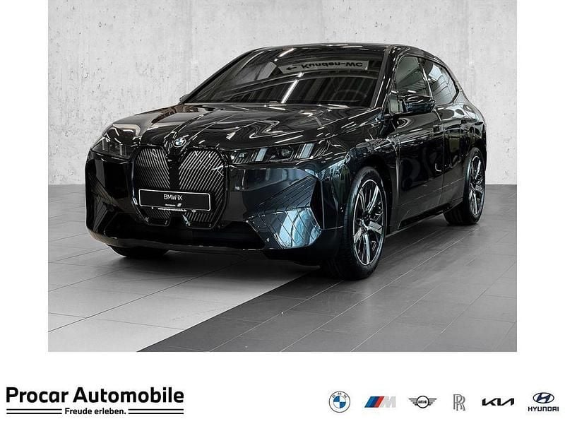 Grau Neu 2025 BMW iX Sport Line SUV | 77.770 € (Superpreis) - Bild 1/4