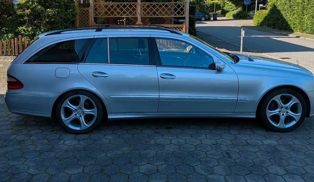 Gebraucht Mercedes E270 177 PS (130 kW) 2003 Silber Kombi