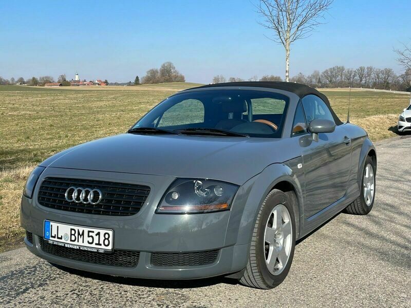 Verkauft Audi TT Roadster Nimbus Grau ., gebraucht 2000, 125.000 km in  Bayern - Eching