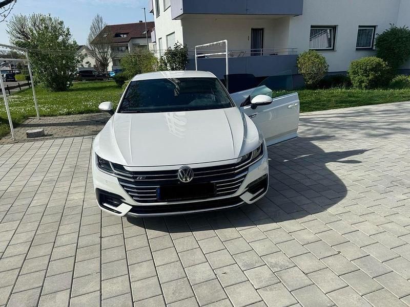 Weiß Gebraucht 2019 VW Arteon R-line Limousine | 22.999 € (Fairer Preis) - Bild 1/4