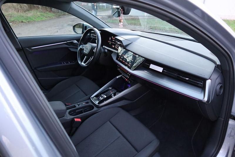 Gebraucht Audi A3 Ambiente 150 PS (110 kW) 2022 Silber Limousine