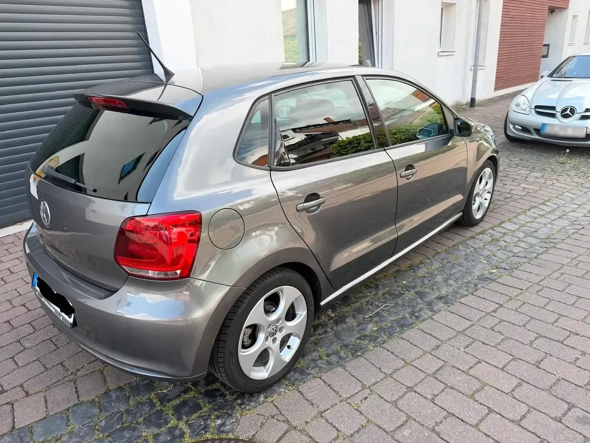 Gebraucht VW Polo 90 PS (66 kW) 2009 Andere farben Kleinwagen