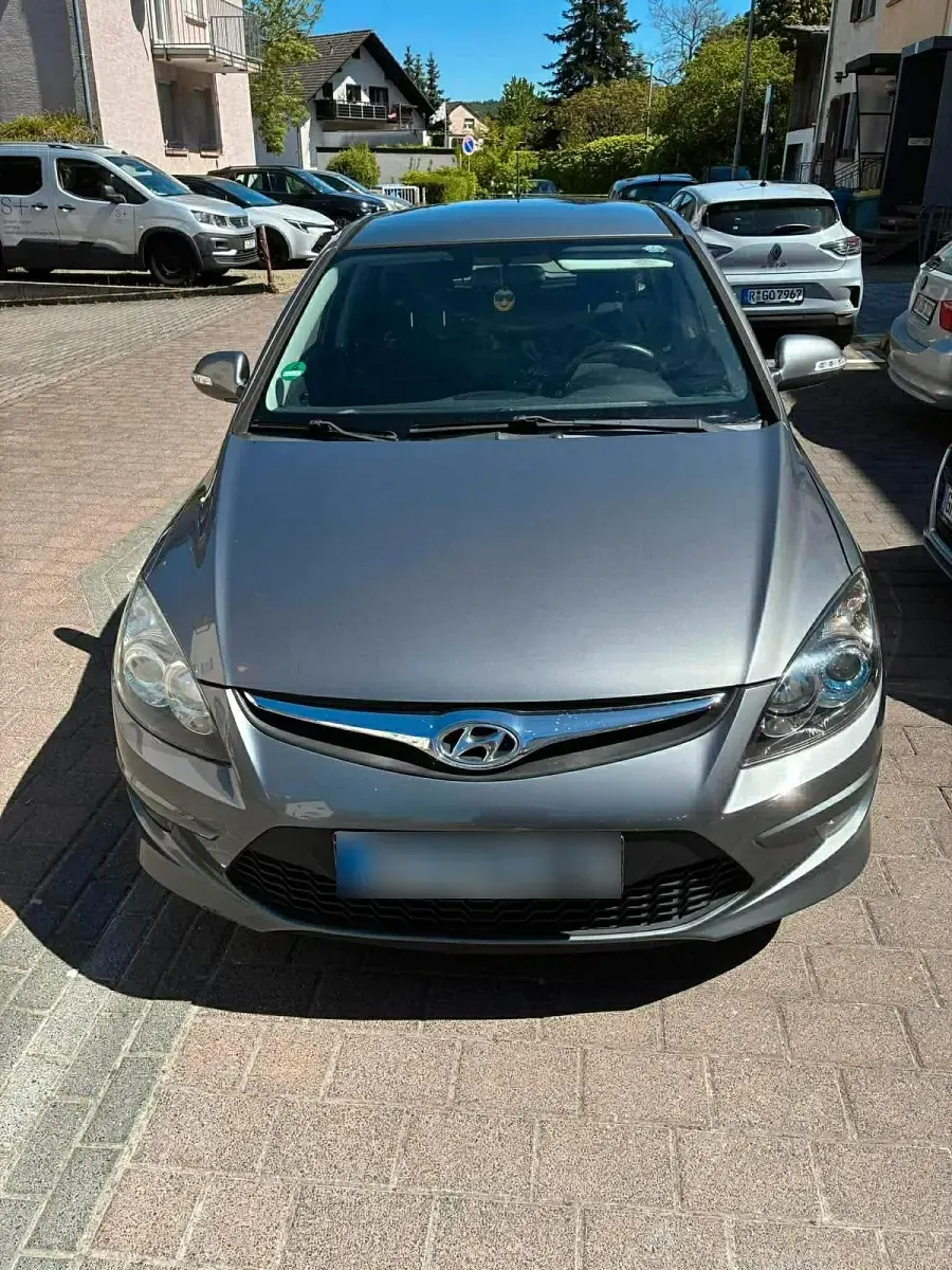 Gebraucht Hyundai i30 88 PS (64 kW) 2012 Grau Kombi