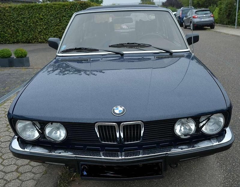 Gebraucht BMW 528 184 PS (135 kW) 1983 Blau Limousine