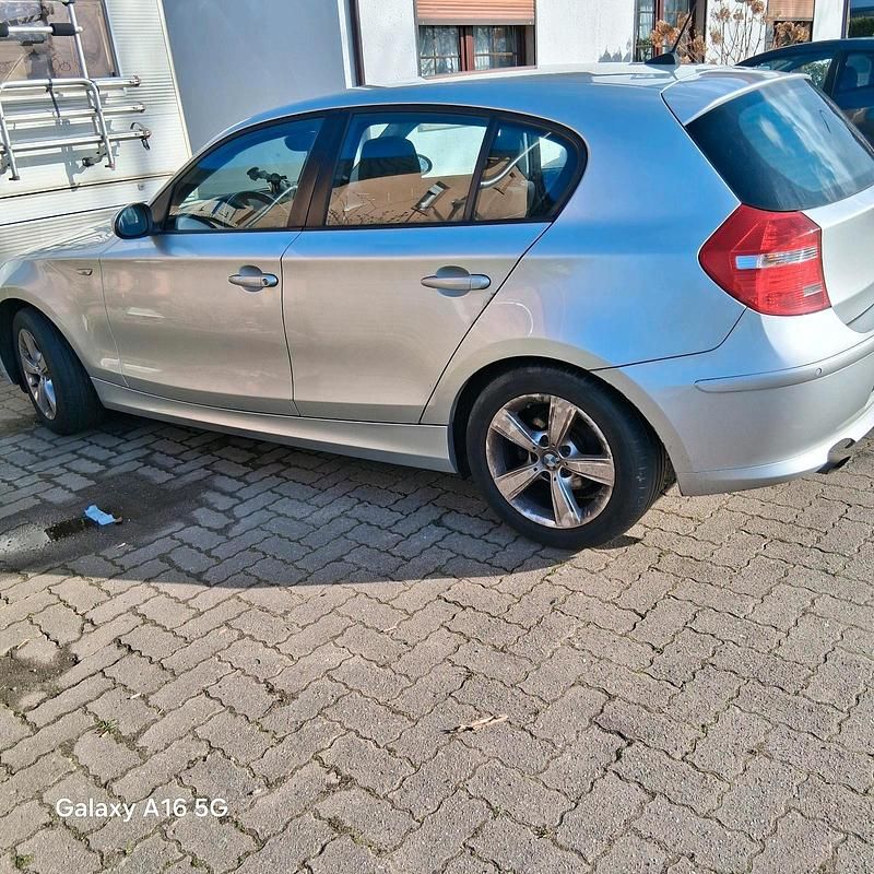 Gebraucht BMW 116 116 PS (85 kW) 2009 Silber Kleinwagen