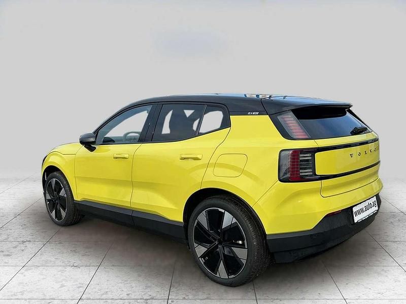 Gebraucht Volvo EX30 Plus 200 kW (272 PS) 2025 Moss yellow SUV