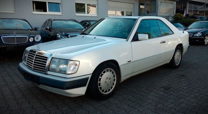Weiß Gebraucht 1990 Mercedes 300 Coupé | 9.800 € - Bild 1/4