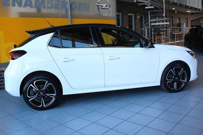 Gebraucht Opel Corsa Ultimate 131 PS (96 kW) 2022 Jade weiss/arktis weiss (metallic) Limousine