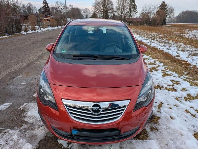 Gebraucht Opel Meriva Edition 140 PS (102 kW) 2013 Rot Van / Kleinbus