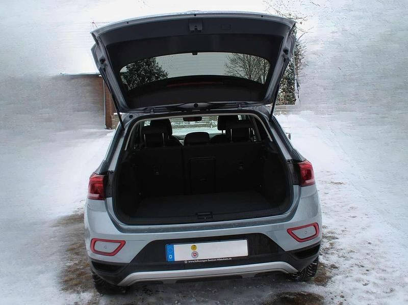 Gebraucht VW T-Roc Move 150 PS (110 kW) 2024 Grau SUV