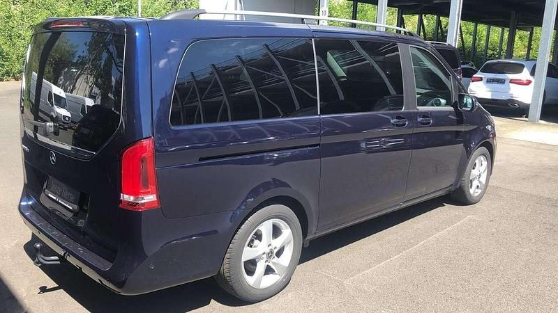 Gebraucht Mercedes E250 Avantgarde 190 PS (139 kW) 2019 Blau Kombi