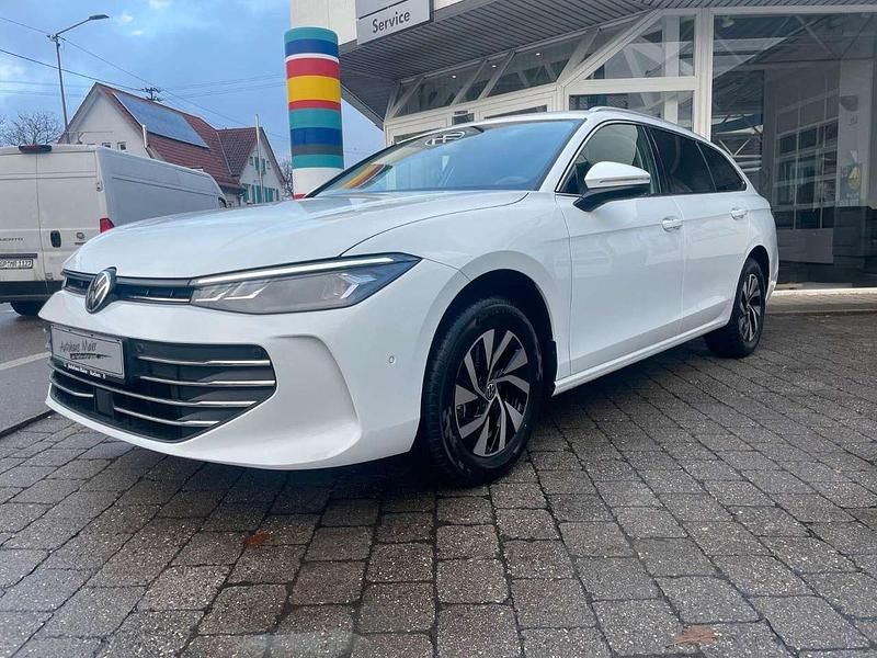 Gebraucht VW Passat Business 150 PS (110 kW) 2025 Pure white Kombi