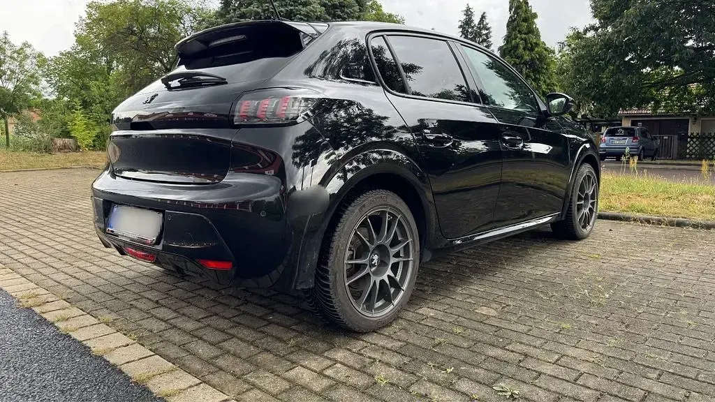 Gebraucht Peugeot e-208 GTi 102 kW (139 PS) 2022 Schwarz Kleinwagen