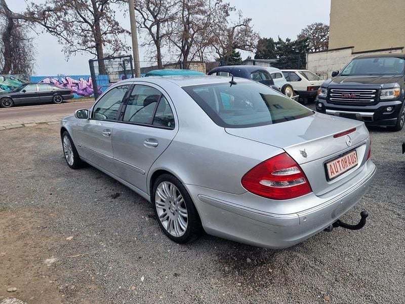 Gebraucht Mercedes E200 Elegance 163 PS (119 kW) 2005 Silber Limousine