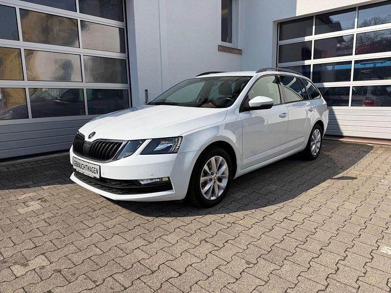 Gebraucht Skoda Octavia Ambition 150 PS (110 kW) 2019 Weiß Kombi