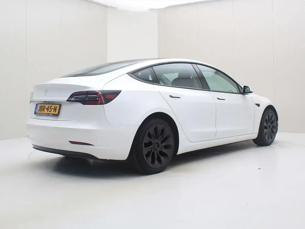Usado Tesla Model 3 Standard Range 225 kW (306 CV) 2021 Blanco Berlina