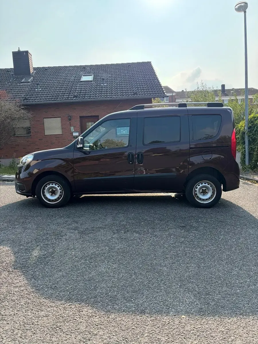 Gebraucht Fiat Doblò 90 PS (66 kW) 2015 Rot Van / Kleinbus